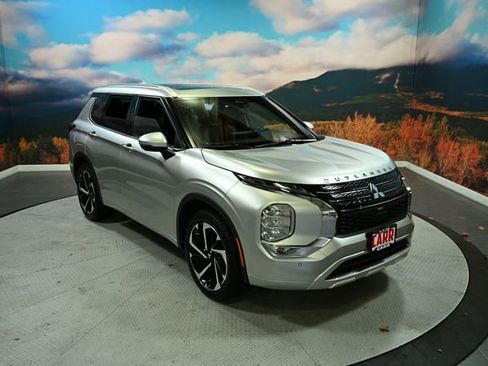 Used 2022 Mitsubishi Outlander SEL image 1