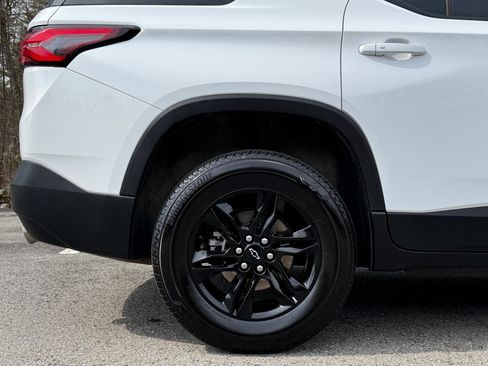 Used 2023 Chevrolet Traverse LT w/ Midnight/Sport Edition image 11