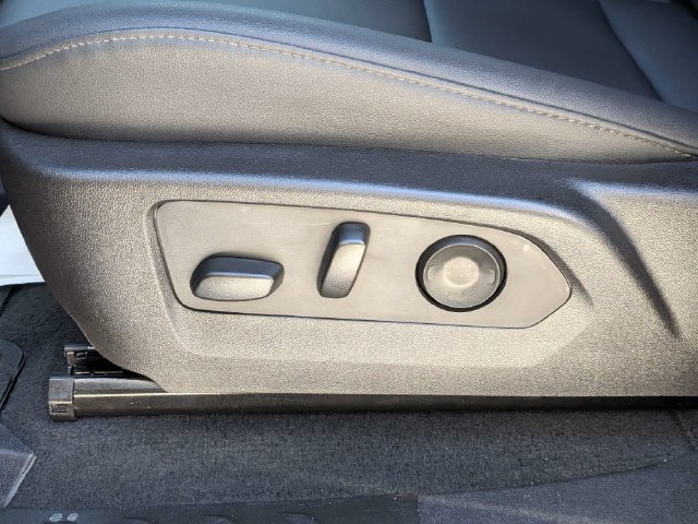 Used 2026 Chevrolet Colorado Trail Boss AWD/4WD image 18