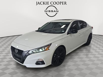 Used 2022 Nissan Altima 2.5 SR w/ Midnight Edition Package
