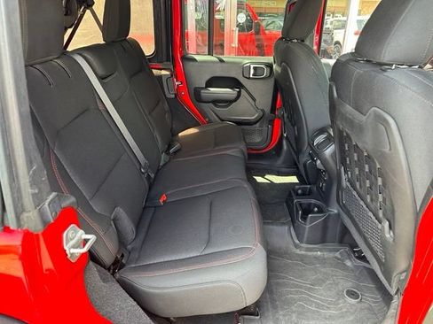 Used 2022 Jeep Wrangler Unlimited Rubicon w/ Xtreme Recon 35" Tire Package AWD/4WD image 13