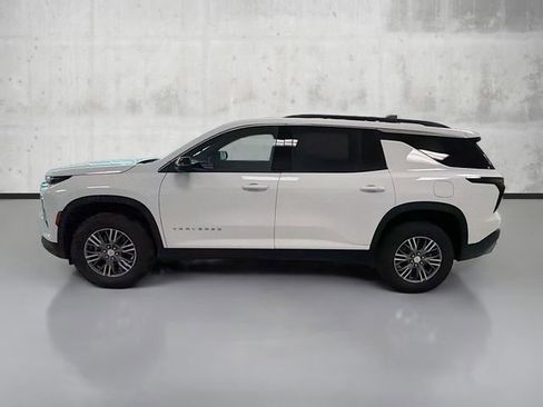 New 2026 Chevrolet Traverse LT image 8