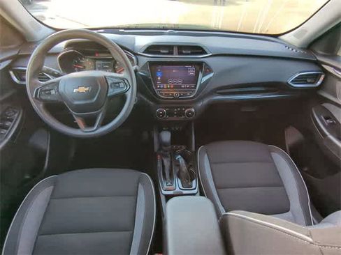 Used 2022 Chevrolet TrailBlazer LT w/ Convenience Package image 19