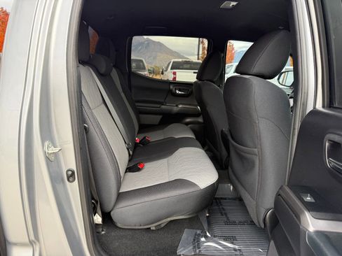 Used 2020 Toyota Tacoma TRD Sport 4x4 4dr Double Cab 5 image 23