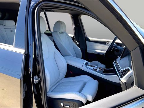 Used 2024 BMW X5 xDrive40i w/ Premium Package AWD/4WD image 8