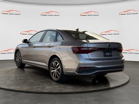 Used 2025 Volkswagen Jetta SE FWD image 7