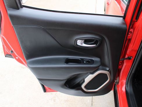 Used 2017 Jeep Renegade Limited image 23