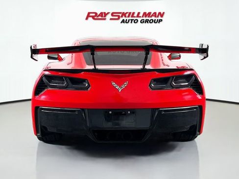 Used 2015 Chevrolet Corvette Stingray Coupe RWD image 6