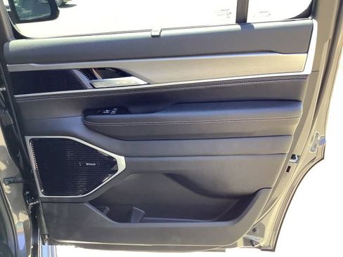 New 2026 Jeep Grand Wagoneer Limited AWD/4WD image 39