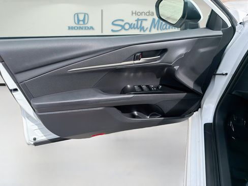 Used 2026 Toyota Camry SE FWD image 19