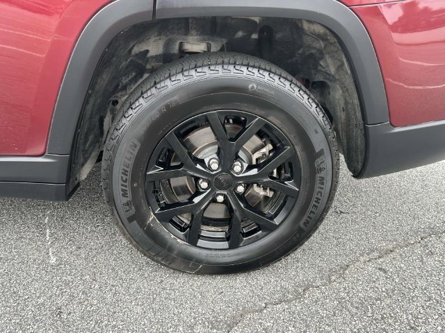 Used 2025 Jeep Grand Cherokee L Altitude RWD image 9