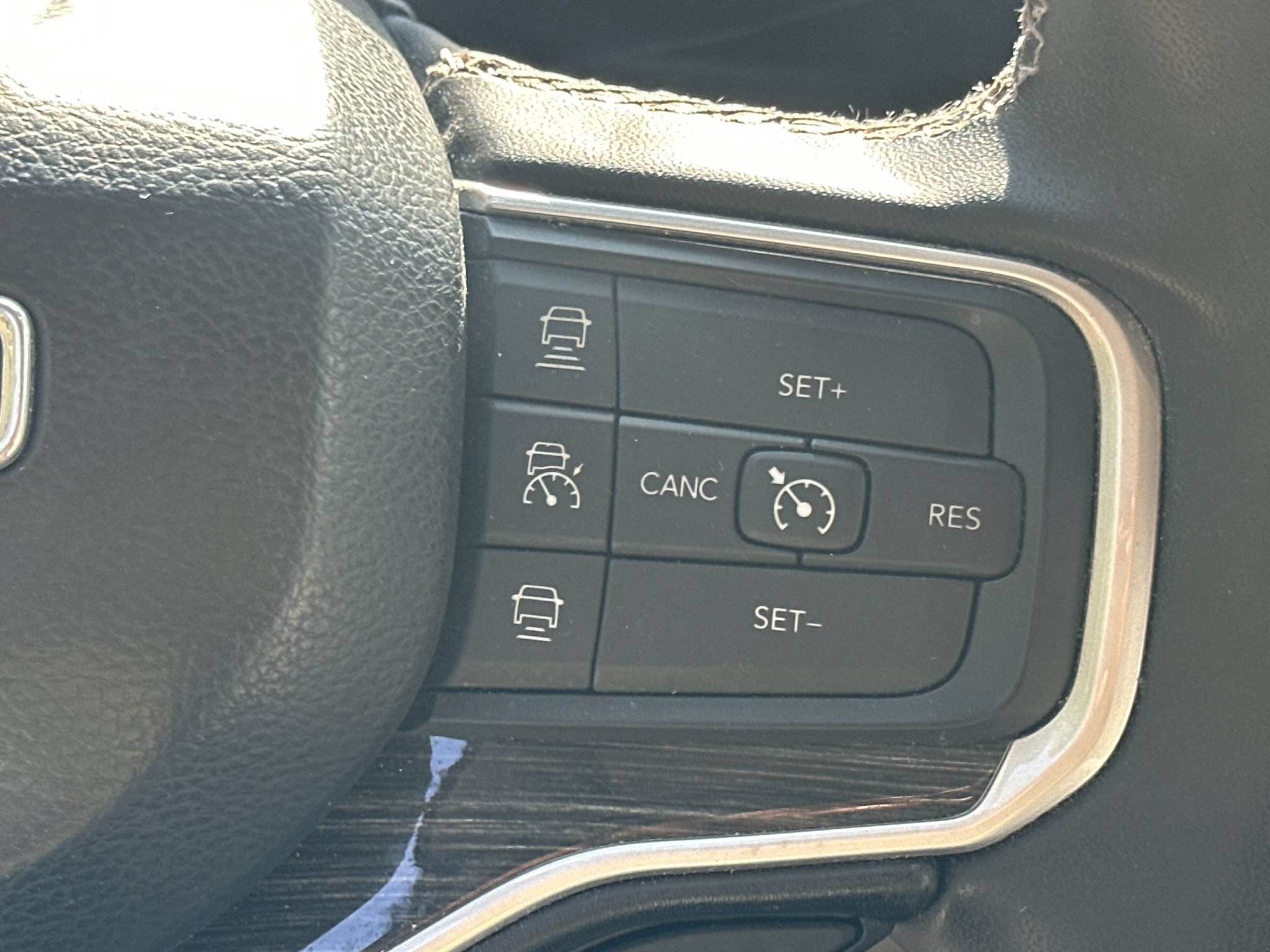 Used 2022 Jeep Wagoneer Series III w/ Flexible Seating Group RWD image 26