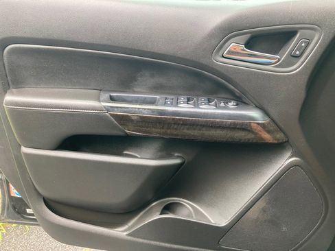 Used 2016 GMC Canyon SLT image 16