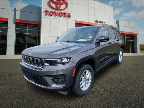 Used 2024 Jeep Grand Cherokee Laredo X w/ Trailer Tow Package image 7