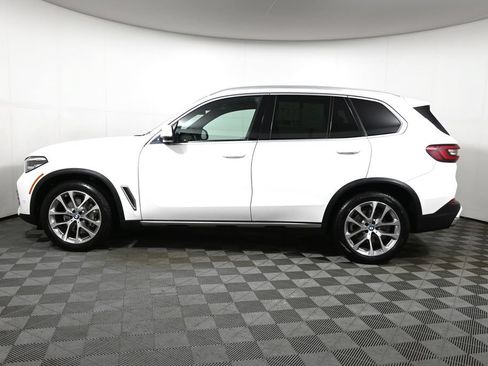 Used 2023 BMW X5 xDrive40i w/ Parking Assistance Package AWD/4WD image 2