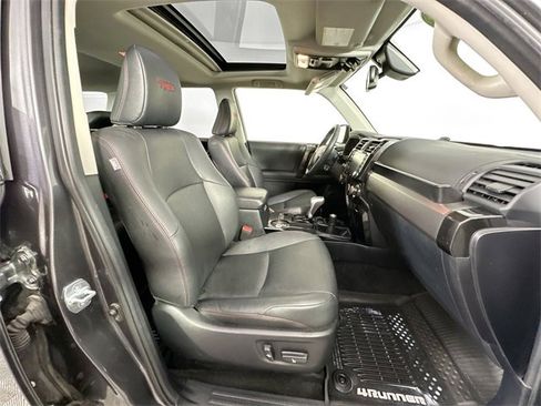 Used 2020 Toyota 4Runner TRD Off-Road Premium image 28