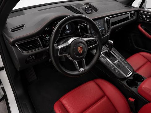 Used 2018 Porsche Macan Sport Edition AWD/4WD image 11