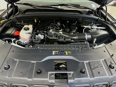 Used 2023 Jeep Grand Cherokee Altitude image 34