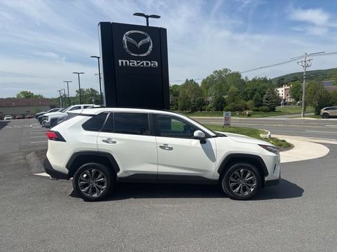 Used 2022 Toyota RAV4 Limited AWD/4WD image 21