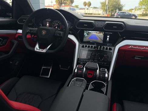 Used 2024 Lamborghini Urus S image 52