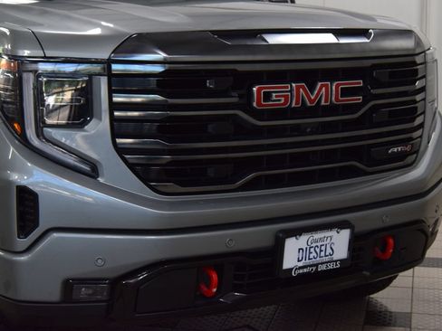 Used 2023 GMC Sierra 1500 AT4 w/ Technology Package AWD/4WD image 12