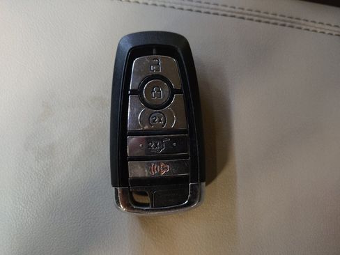Used 2022 Lincoln Corsair FWD image 32