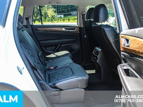 Used 2025 Volkswagen Atlas SE FWD image 17