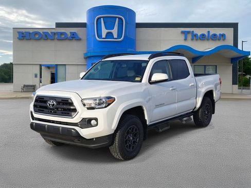 Used 2017 Toyota Tacoma SR5 image 2