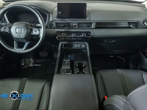 Used 2025 Honda Pilot Touring image 30