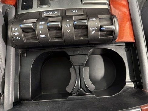 Used 2010 Lexus LX 570 4WD image 26