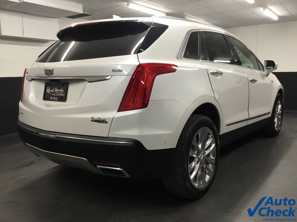 Used 2017 Cadillac XT5 Platinum w/ Driver Assist Package AWD/4WD image 10