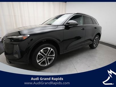 Used 2025 Audi Q5 Premium w/ Convenience Package