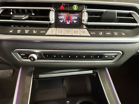 Used 2022 BMW X5 xDrive40i AWD/4WD image 23