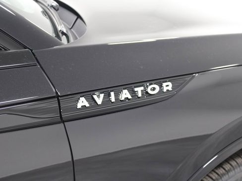 New 2025 Lincoln Aviator 2WD w/ Jet Appearance Package image 11