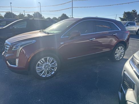 Used 2017 Cadillac XT5 Premium Luxury image 2