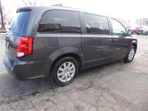 Used 2018 Dodge Grand Caravan SE image 6