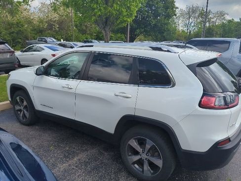 Used 2019 Jeep Cherokee Limited AWD/4WD image 4
