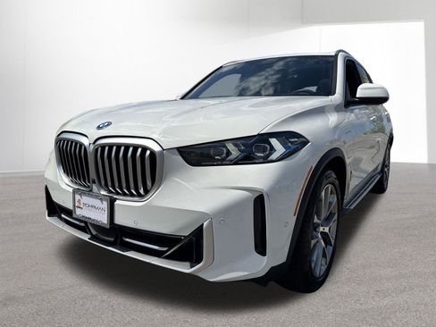 Used 2025 BMW X5 xDrive50e AWD/4WD image 32