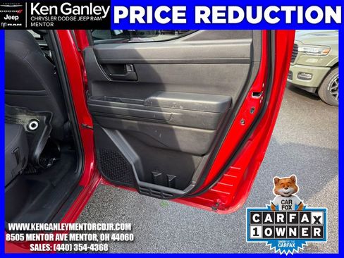 Used 2025 Toyota Tacoma SR AWD/4WD image 22