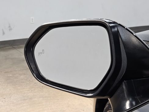 Used 2025 Toyota Camry SE FWD image 22