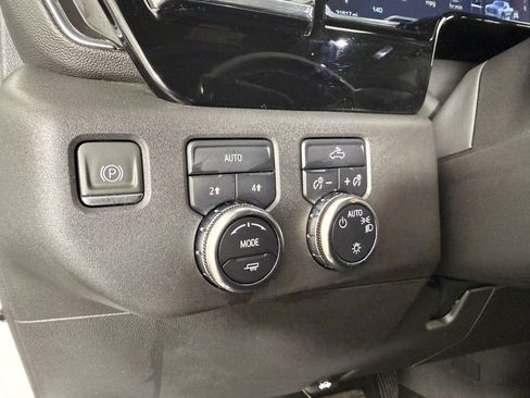Used 2023 GMC Sierra 1500 SLE AWD/4WD image 21