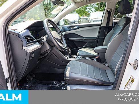 Used 2024 Volkswagen Taos SE FWD image 18