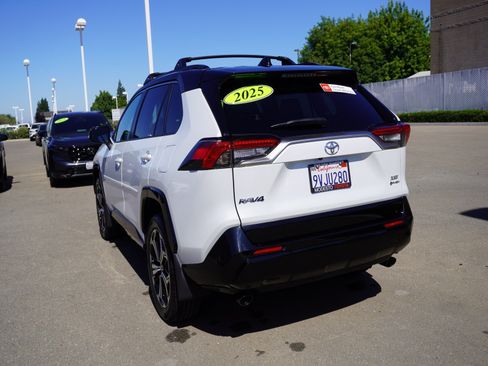 Used 2025 Toyota RAV4 XSE w/ Weather Package AWD/4WD image 8