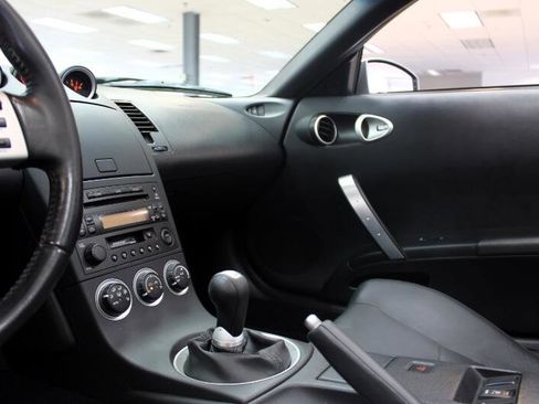 Used 2004 Nissan 350Z Touring image 6