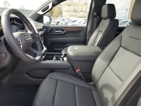 New 2026 GMC Yukon XL Denali w/ Sun & Power Step Package image 19