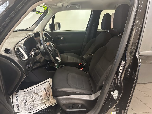 Used 2020 Jeep Renegade Latitude w/ Cold Weather Group AWD/4WD image 5