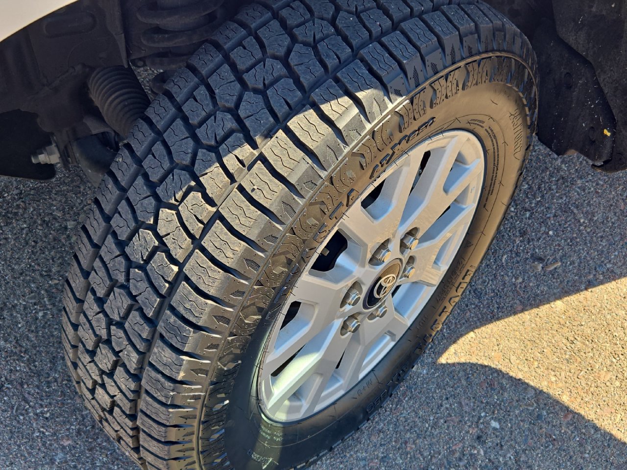 Used 2024 Toyota Tacoma SR5 AWD/4WD image 30