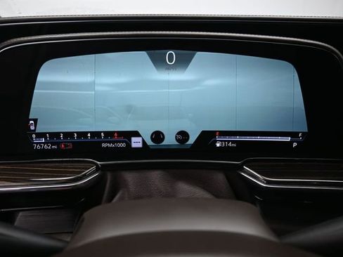 Used 2021 Cadillac Escalade Premium Luxury image 28