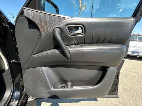 Used 2023 Nissan Armada Platinum w/ Captain's Chairs Package AWD/4WD image 38
