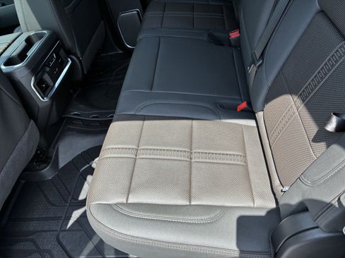 New 2026 Chevrolet Silverado 1500 High Country w/ High Country Premium Package AWD/4WD image 16